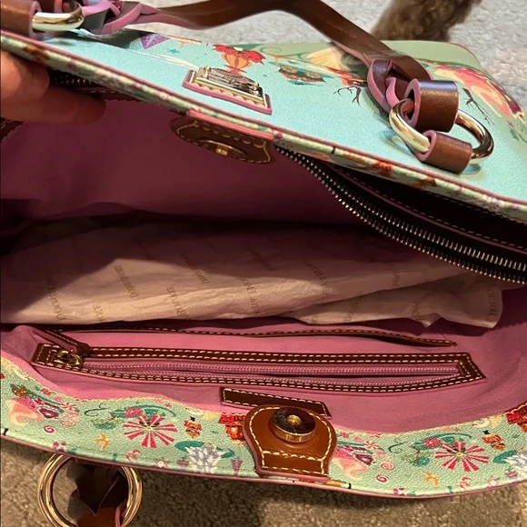 Dooney & Bourke Nutcracker tote bag Disney - Picture 7 of 11